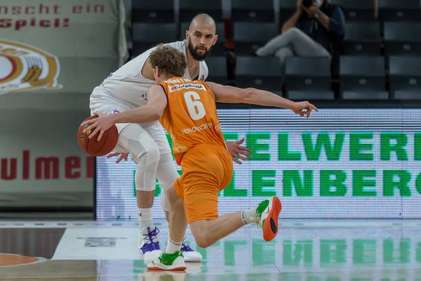 河南队的两 河南队的两