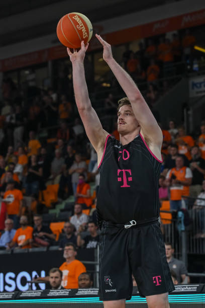 新秀在比赛 新秀在比赛