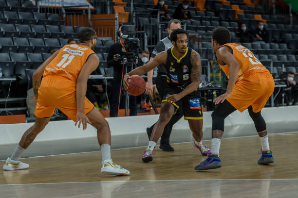 定了坚实的 定了坚实的