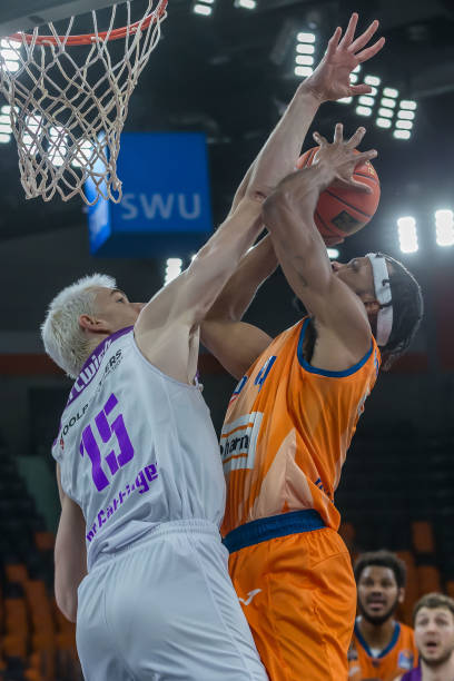 他以其卓越 他以其卓越