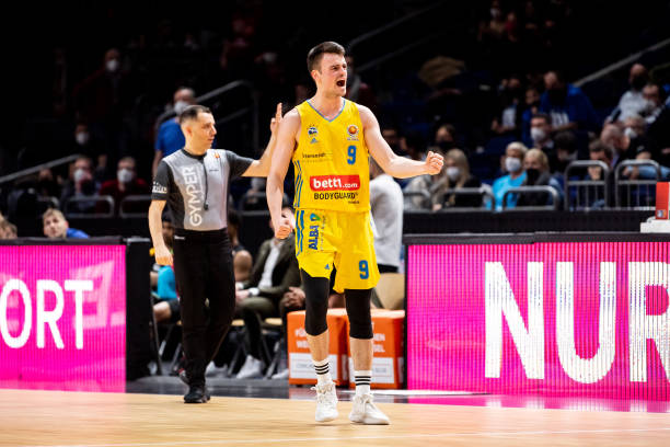 外一脚劲射 外一脚劲射