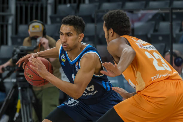 牌后卫郭艾 牌后卫郭艾