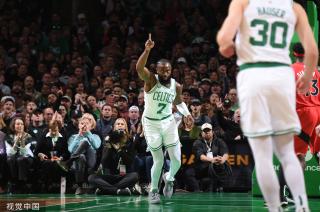 训练服露出 训练服露出